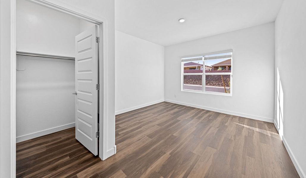 Spacious, unfurnished interior of a new home in Solterra, Green Valley (Image 40).