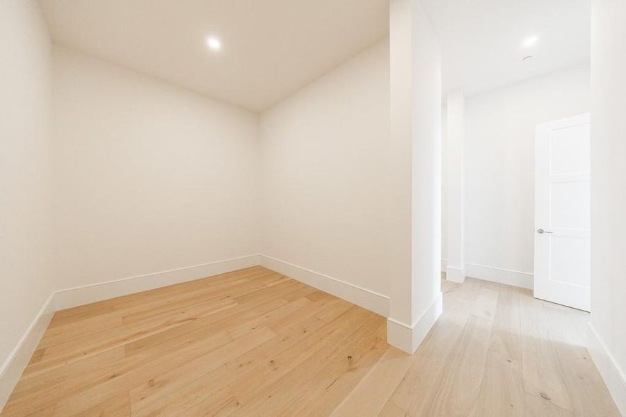 Spacious, unfurnished interior of a new home in The Dillon Buckhead, Atlanta (Image 37).