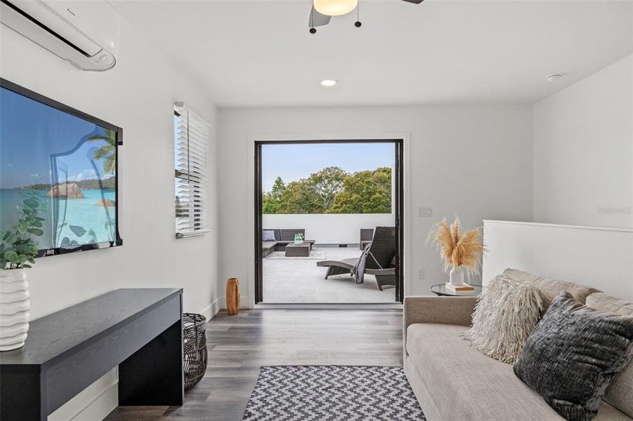 Furnished interior view inside a new home in , Pinellas Park (Image 28). Furnished interior view inside a new home in , Pinellas Park (Image 28).