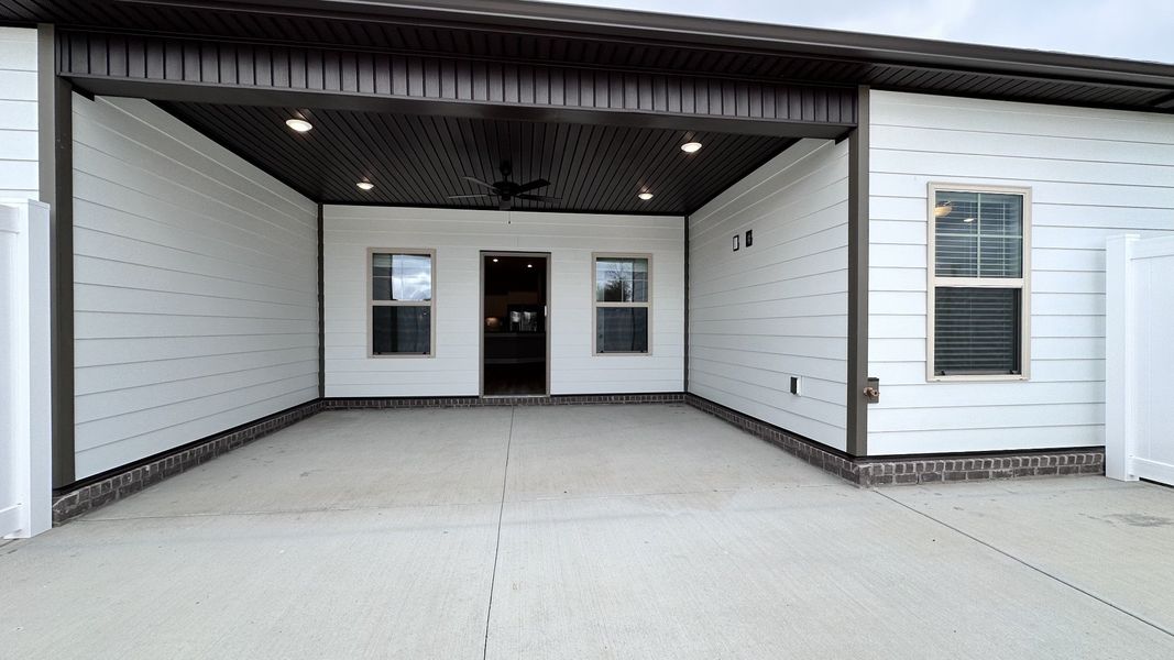 Exterior details and patio area of a home in Veterans Cove, Murfreesboro (Image 36).