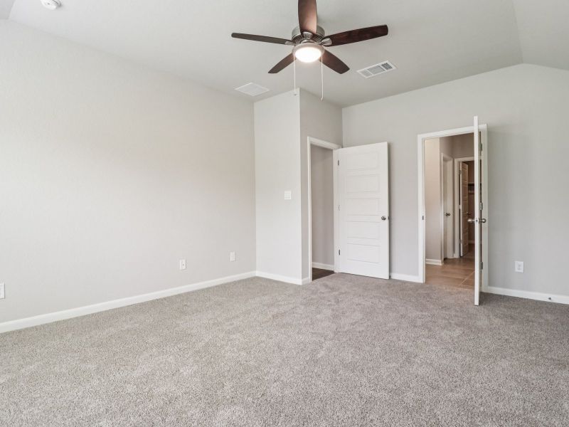 Spacious, unfurnished interior of a new home in Kallison Ranch, San Antonio (Image 17).