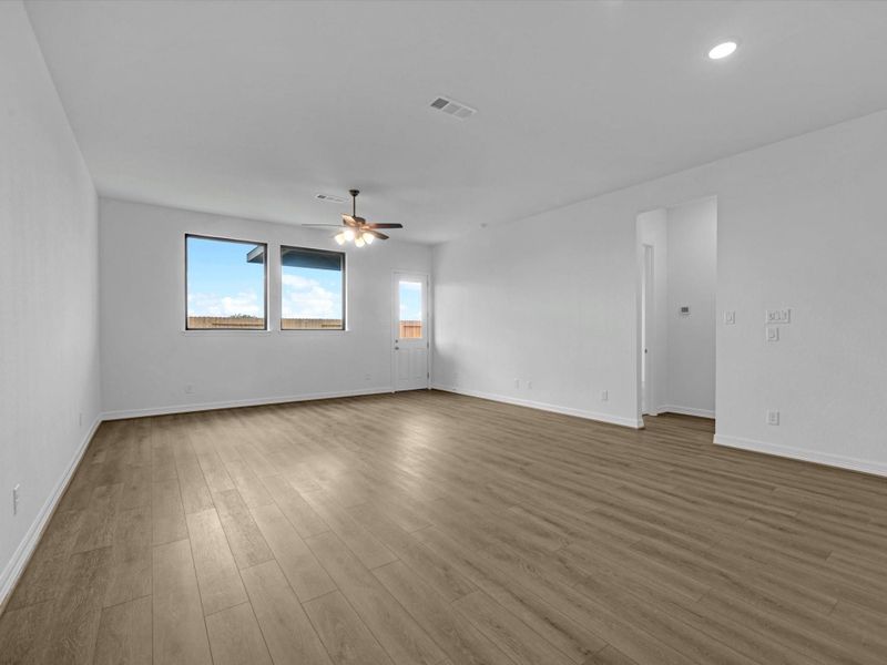 Spacious, unfurnished interior of a new home in Azalea, Brookshire (Image 12).