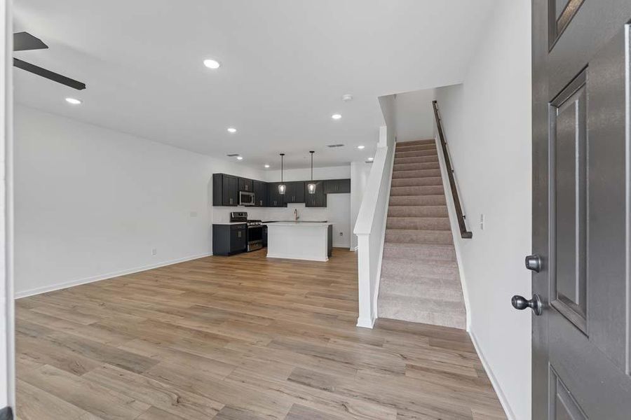 Spacious, unfurnished interior of a new home in Laurelwood, Douglasville (Image 13).