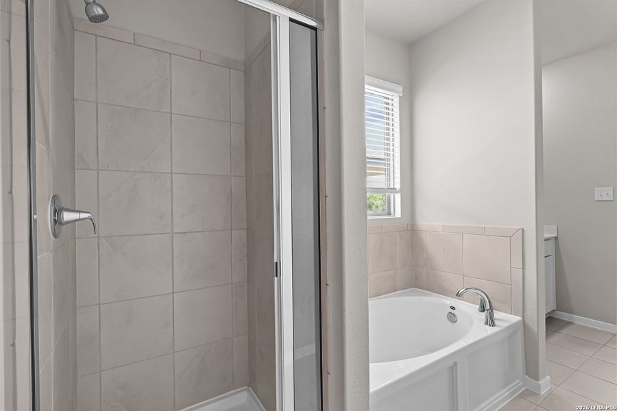 Furnished interior view inside a new home in Summerlin, San Antonio (Image 18).