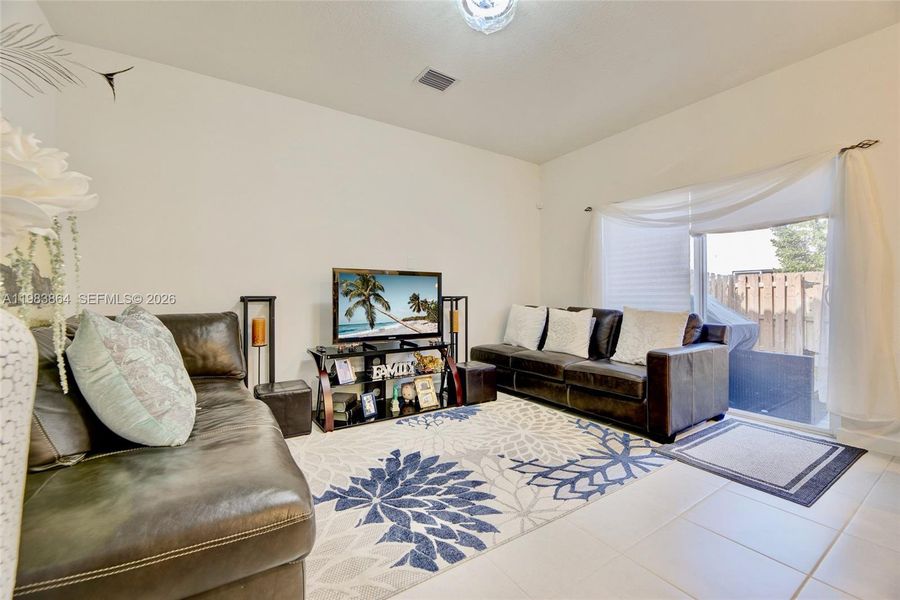 Furnished interior view inside a new home in , Coral Springs (Image 21).