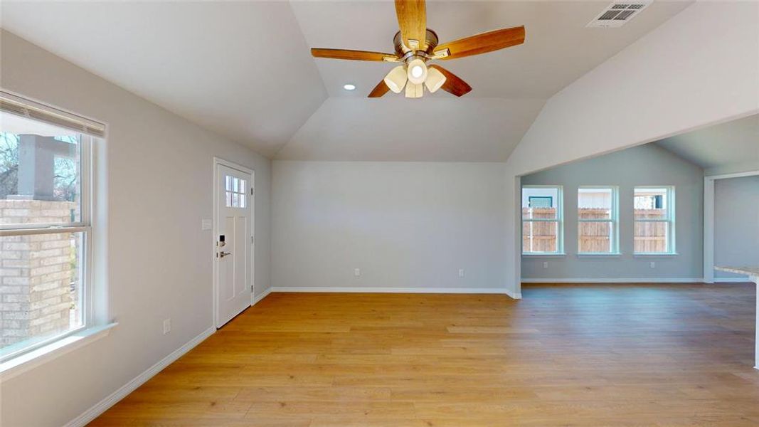 Spacious, unfurnished interior of a new home in , Cleburne (Image 13). Spacious, unfurnished interior of a new home in , Cleburne (Image 13).