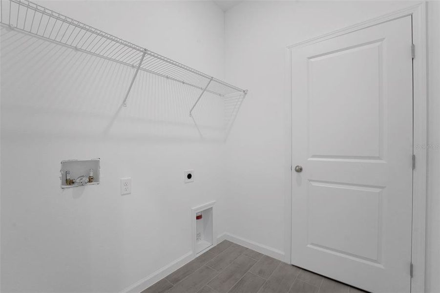 Spacious, unfurnished interior of a new home in Willowbrook North, Winter Haven (Image 14).