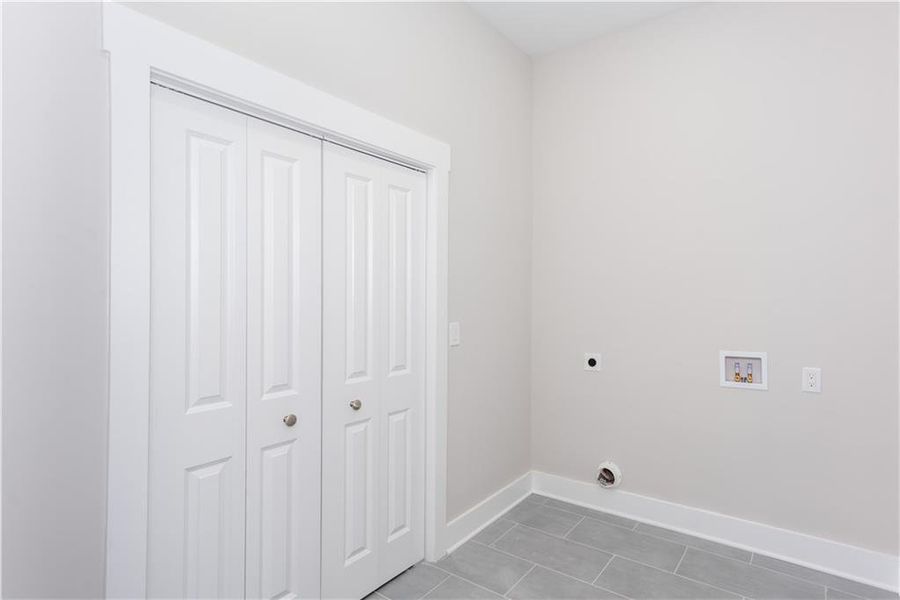 Spacious, unfurnished interior of a new home in , East Point (Image 17).
