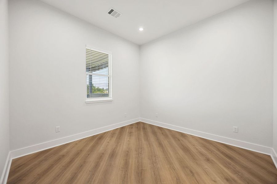 Spacious, unfurnished interior of a new home in , Cleveland (Image 41).