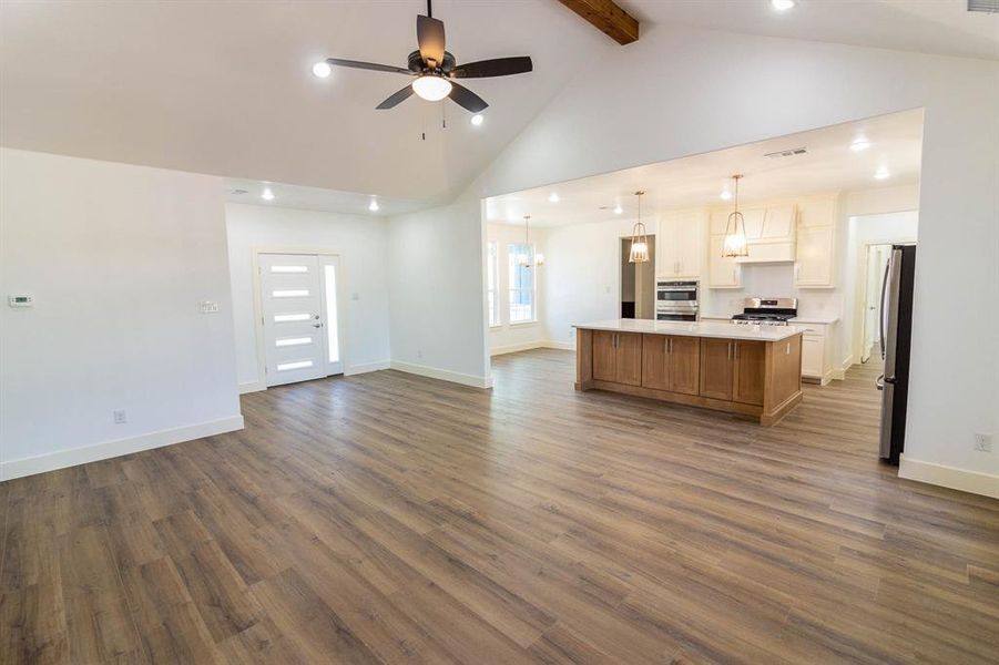 Spacious, unfurnished interior of a new home in , Post Oak Bend City (Image 13).