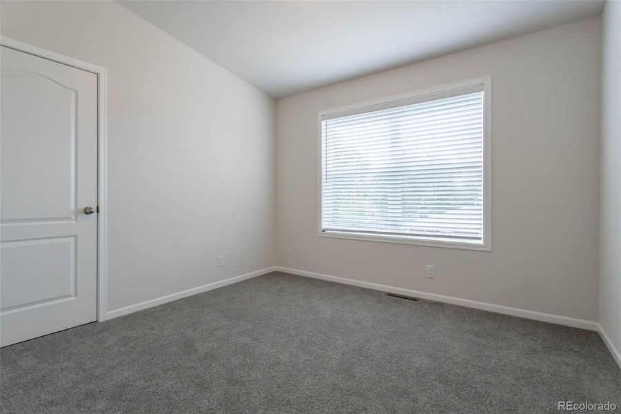 Spacious, unfurnished interior of a new home in , Aurora (Image 17).