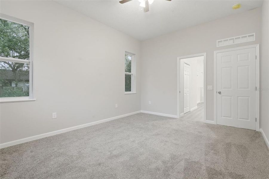 Spacious, unfurnished interior of a new home in , Debary (Image 34).