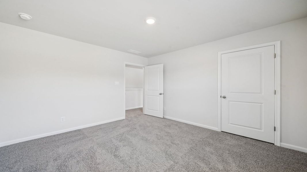 Spacious, unfurnished interior of a new home in Tooley Harbor, Elizabeth City (Image 22).