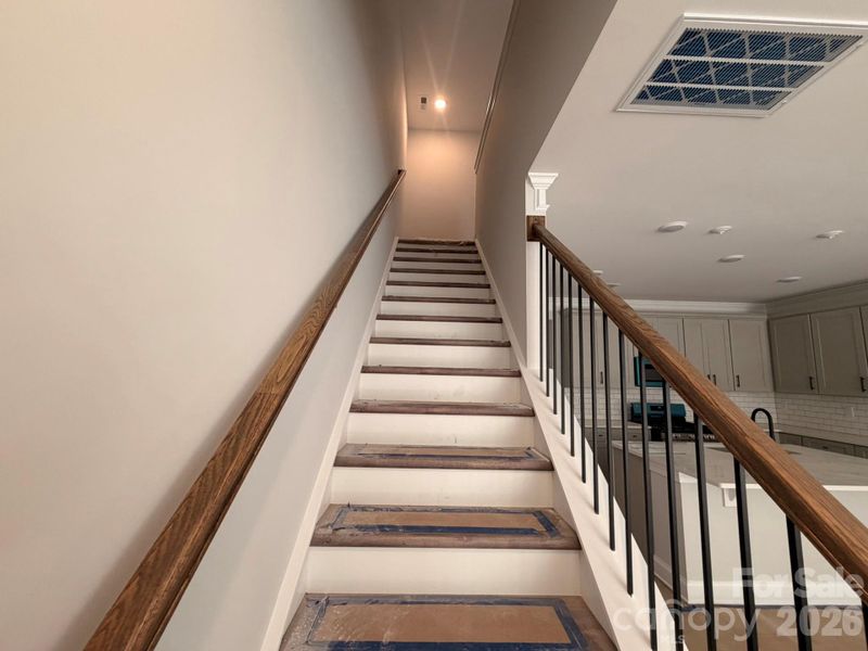Spacious, unfurnished interior of a new home in Harrisburg Village, Harrisburg (Image 6).