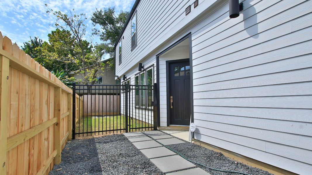 Exterior details and patio area of a home in Shady Acres, Houston (Image 3).