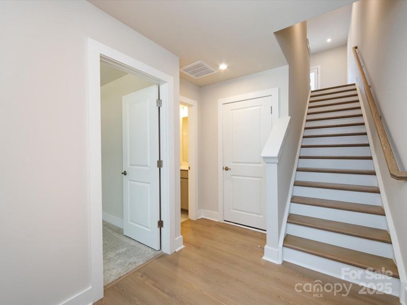 Image 17 of a home in Context at Oakhurst.