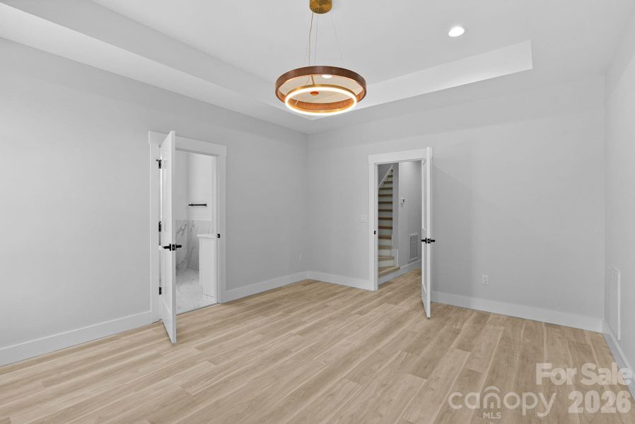 Spacious, unfurnished interior of a new home in , Asheville (Image 26).