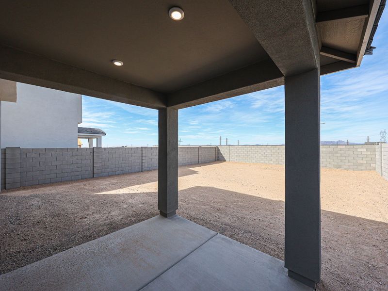 A concrete structure with a concrete floor. A concrete structure with a concrete floor.