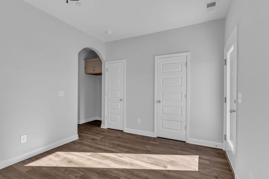 Spacious, unfurnished interior of a new home in Oxford Station, Gallatin (Image 17). Spacious, unfurnished interior of a new home in Oxford Station, Gallatin (Image 17).