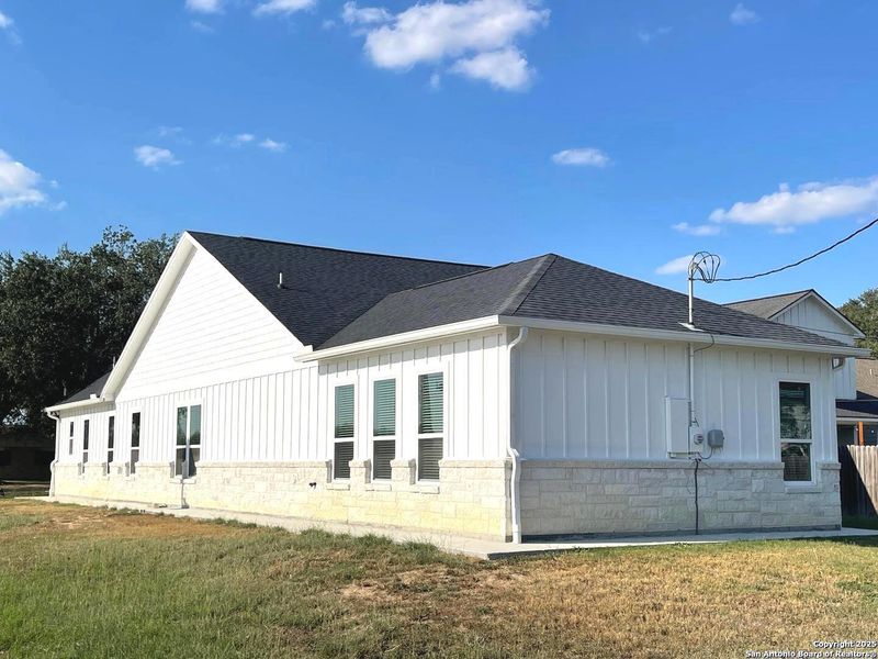 Image 27 of a home in .