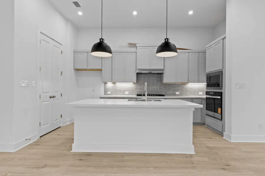 Gorgeous Open Concept Kitchen