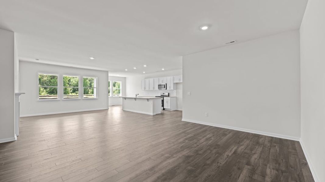 Spacious, unfurnished interior of a new home in West New Bern, New Bern (Image 15).