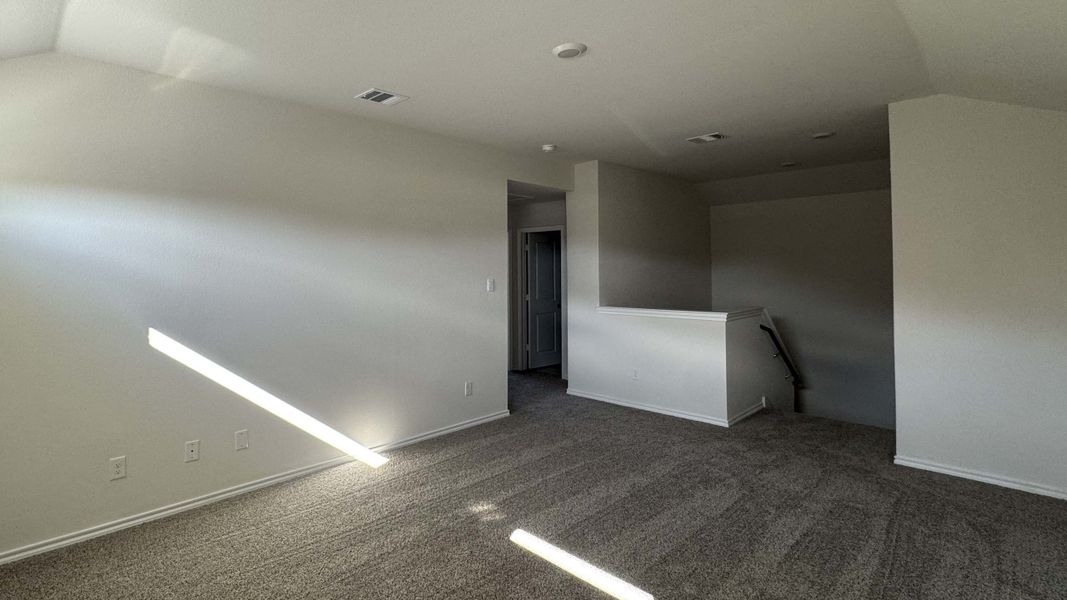 Spacious, unfurnished interior of a new home in Blaire Lake, Tyler (Image 8).