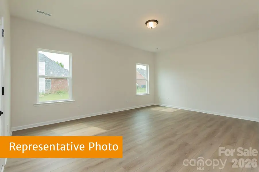 Spacious, unfurnished interior of a new home in Catawba Trace, Catawba (Image 5).