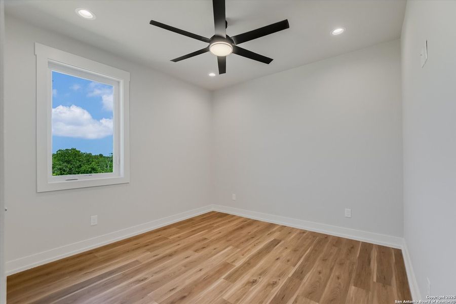 Spacious, unfurnished interior of a new home in , Kingsland (Image 23).