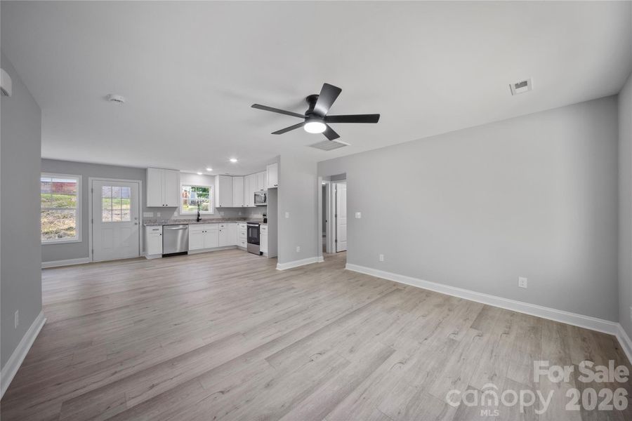 Spacious, unfurnished interior of a new home in , Kannapolis (Image 11).
