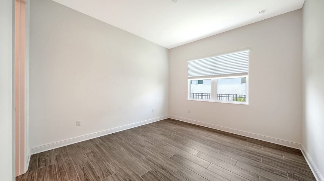 Spacious, unfurnished interior of a new home in Canoe Creek, Parrish (Image 39).