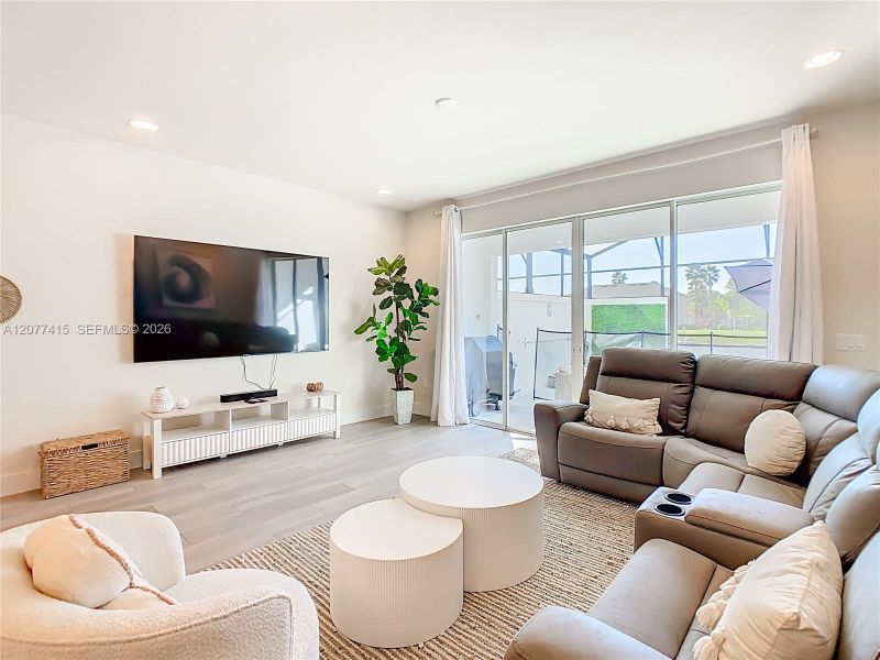 Furnished interior view inside a new home in , Clermont (Image 33).