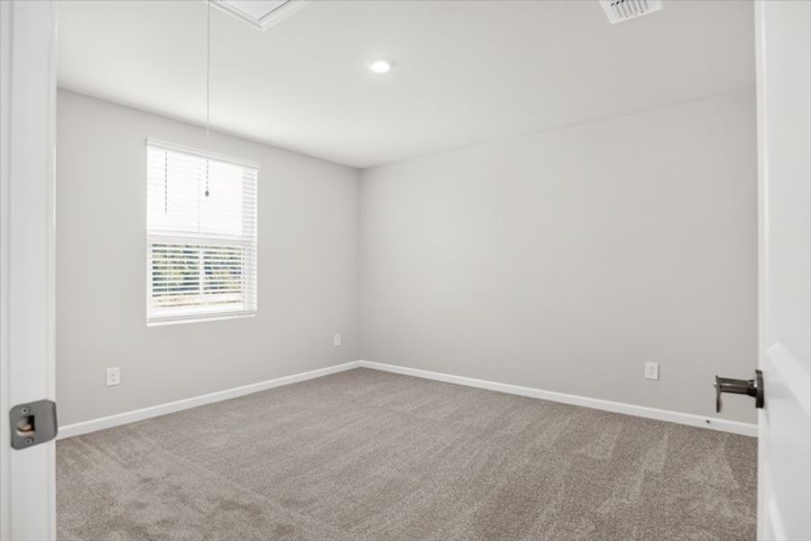 Spacious, unfurnished interior of a new home in Ellison, Spartanburg (Image 10).