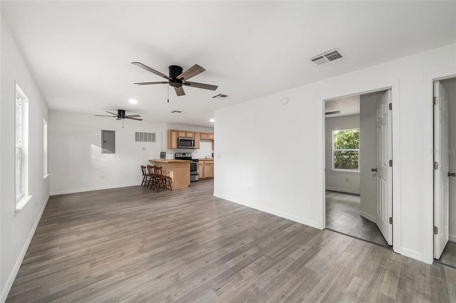 Spacious, unfurnished interior of a new home in , Summerfield (Image 25).