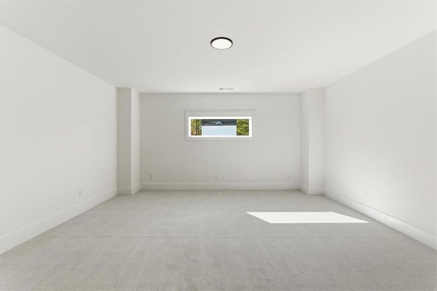 Spacious, unfurnished interior of a new home in , Waleska (Image 34).