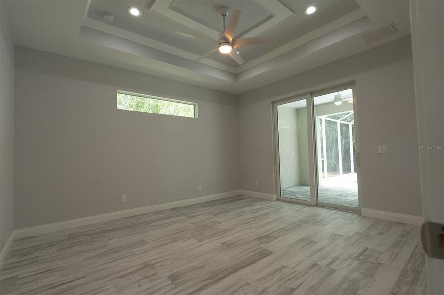 Spacious, unfurnished interior of a new home in , Port Charlotte (Image 7).