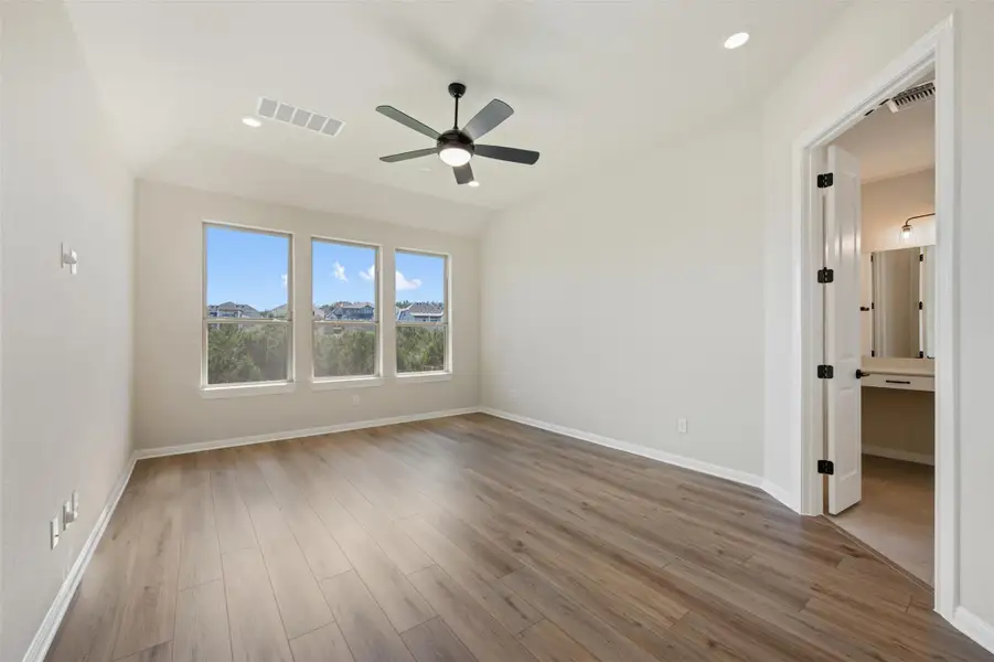Representative images and renderings are for illustrative purposes. Actual structural options and design finishes of home may vary.