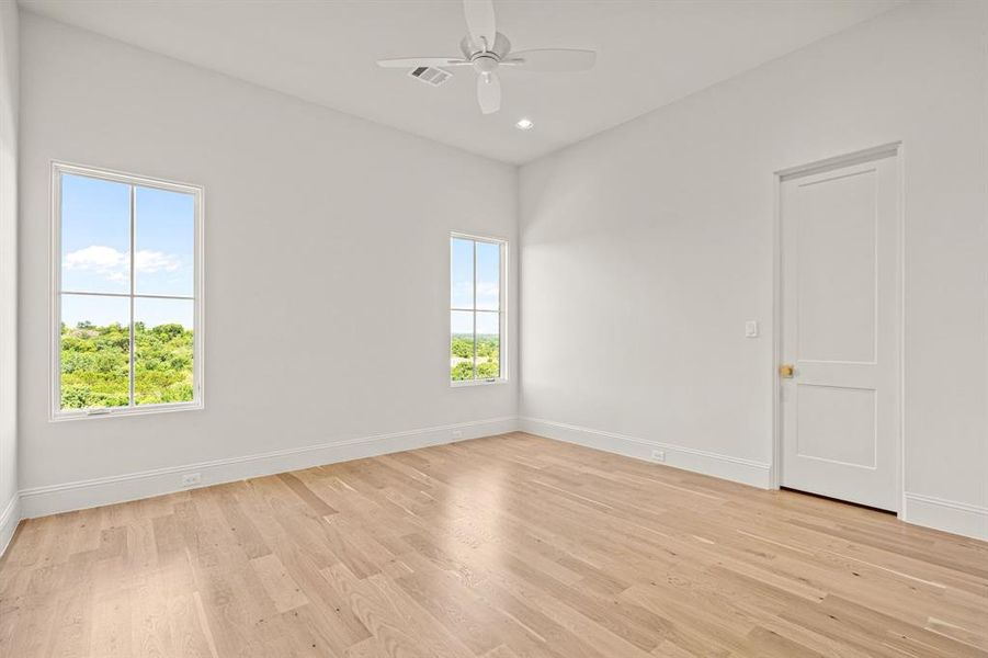 Spacious, unfurnished interior of a new home in , Fort Worth (Image 23).