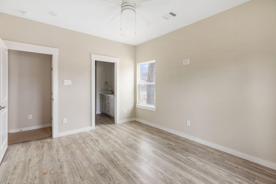 Spacious, unfurnished interior of a new home in , Bryan (Image 27).