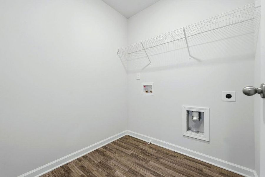 Spacious, unfurnished interior of a new home in Creekside Landing, Dallas (Image 22).