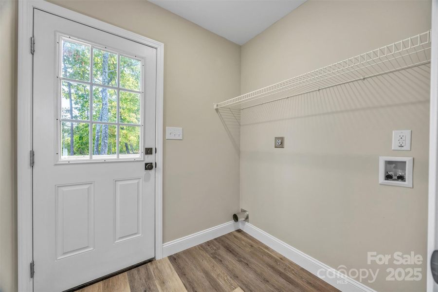 Laundry/Mud Room Laundry/Mud Room