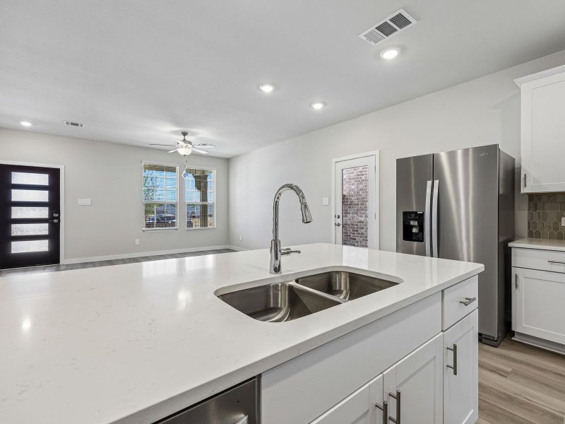 Close-up of interior finishes inside a home in Oak Ridge Park, Corinth (Image 8).