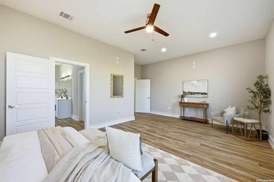 Furnished interior view inside a new home in , Atascosa (Image 10).