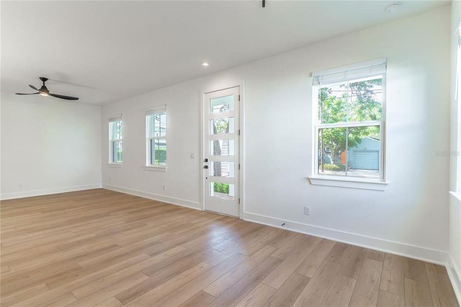 Spacious, unfurnished interior of a new home in , Orlando (Image 12).