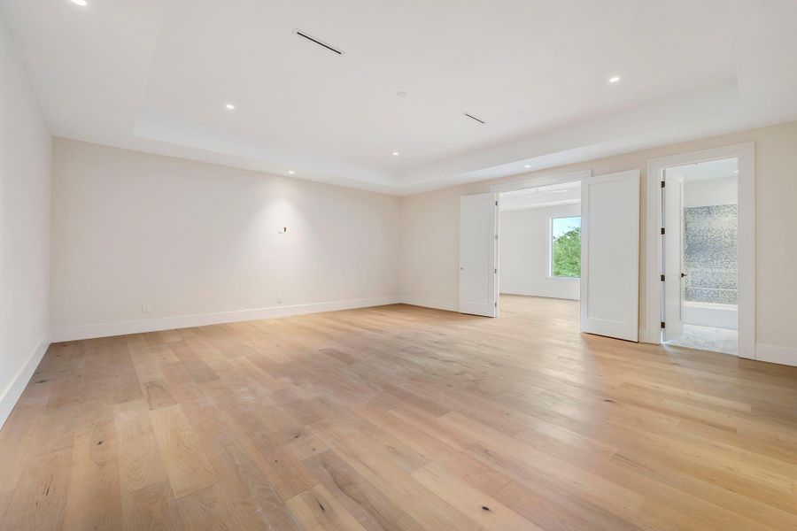Spacious, unfurnished interior of a new home in , Bryan (Image 31).
