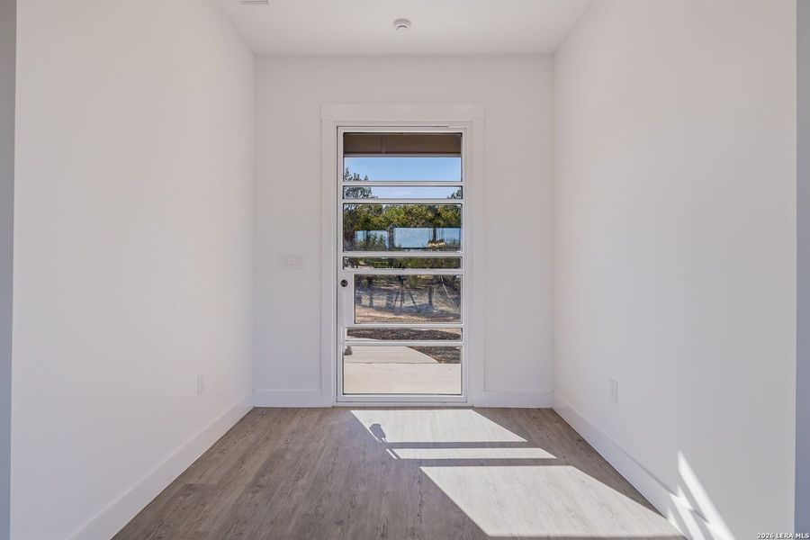 Spacious, unfurnished interior of a new home in , Fischer (Image 22).