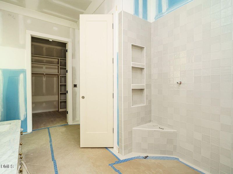 022-1280x960-bathroom