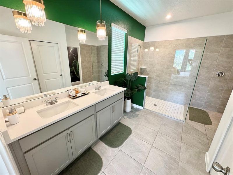 Furnished interior view inside a new home in , Kissimmee (Image 5).