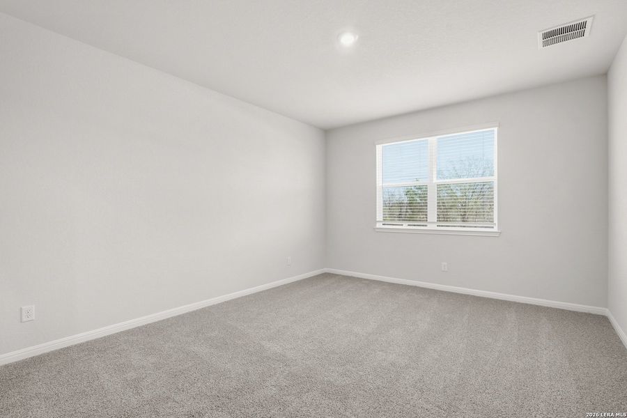 Spacious, unfurnished interior of a new home in Cinco Lakes, San Antonio (Image 22).
