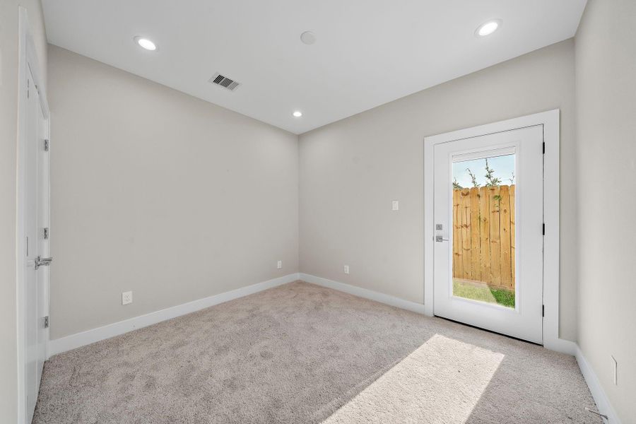 Spacious, unfurnished interior of a new home in Wellford Village, Houston (Image 15).